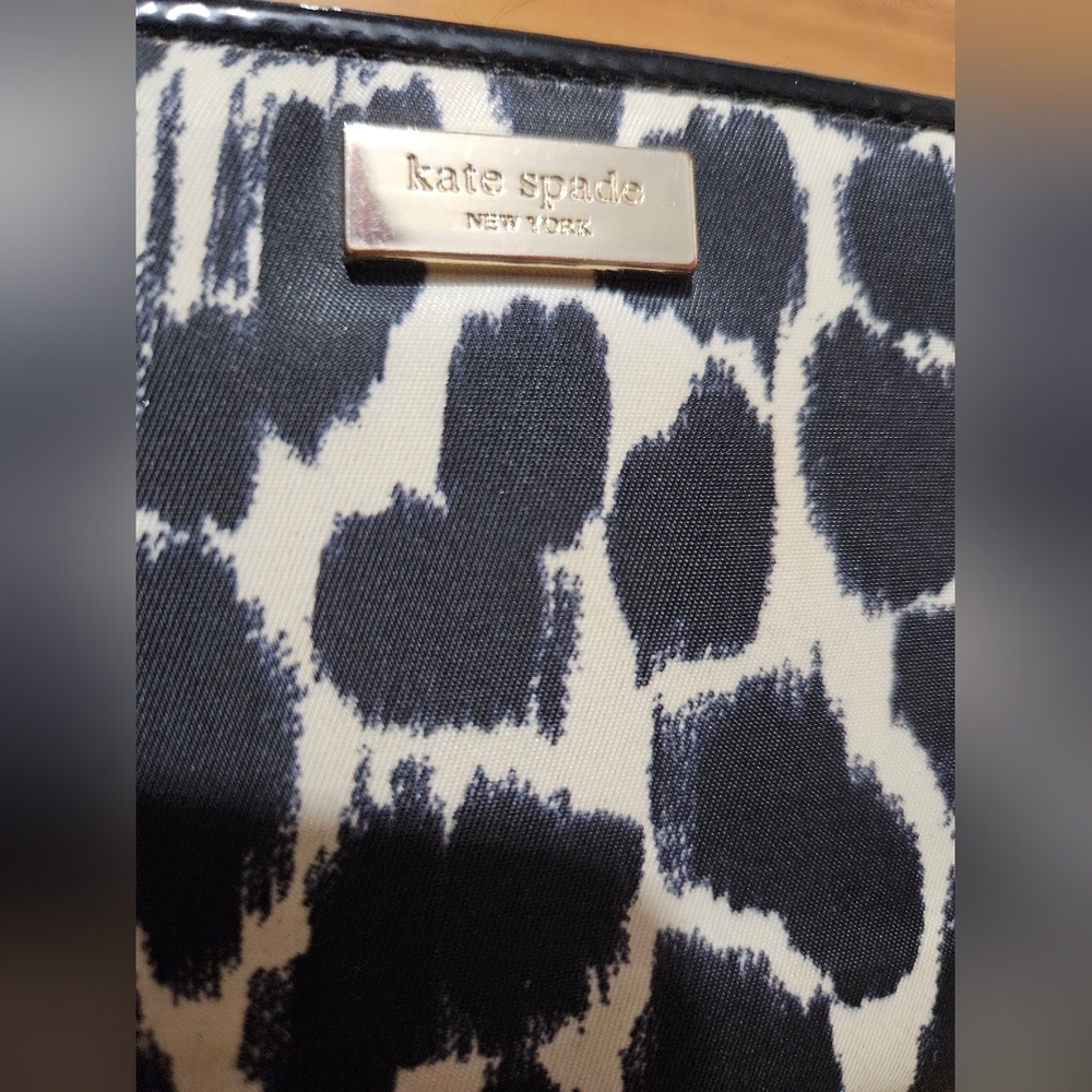 Kate Spade Black and White Animal Print Zip Around Wallet - Picture 3 of 12